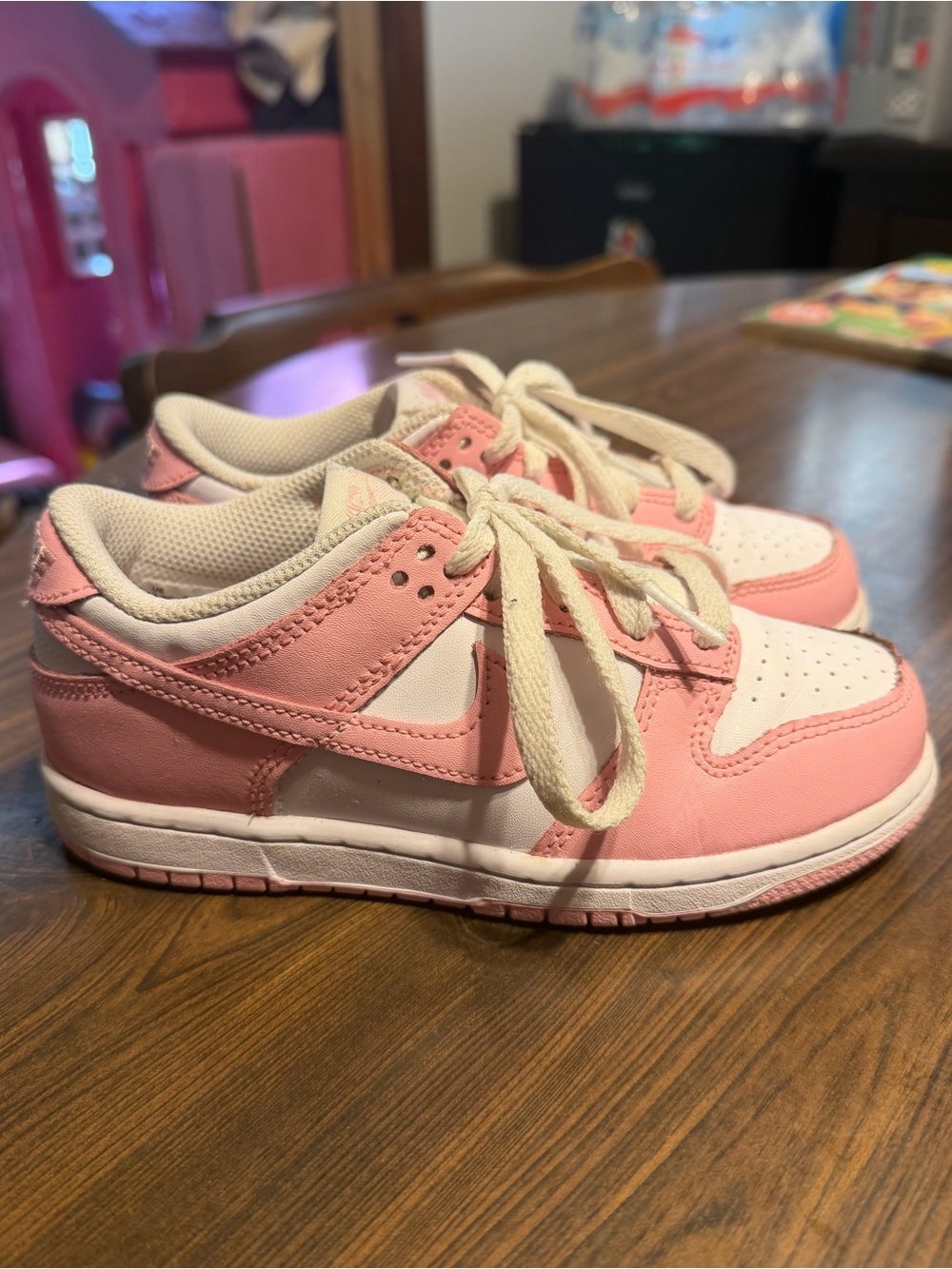 Nike Kids Low-Top Sneakers in Pink and White